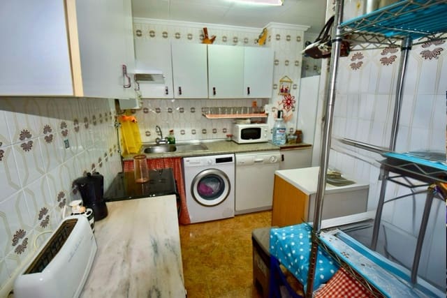 2 bedroom Penthouse for sale in Zona Pueblo, Guardamar del Segura with pool - € 148,000 (Ref: 9102751)