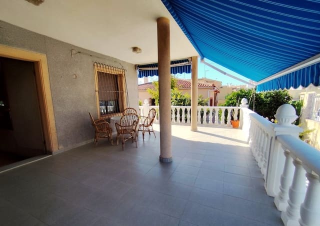 4 soveværelse Villa til salg i Nueva Torrevieja, Torrevieja - € 330.000 (Ref: 9103984)