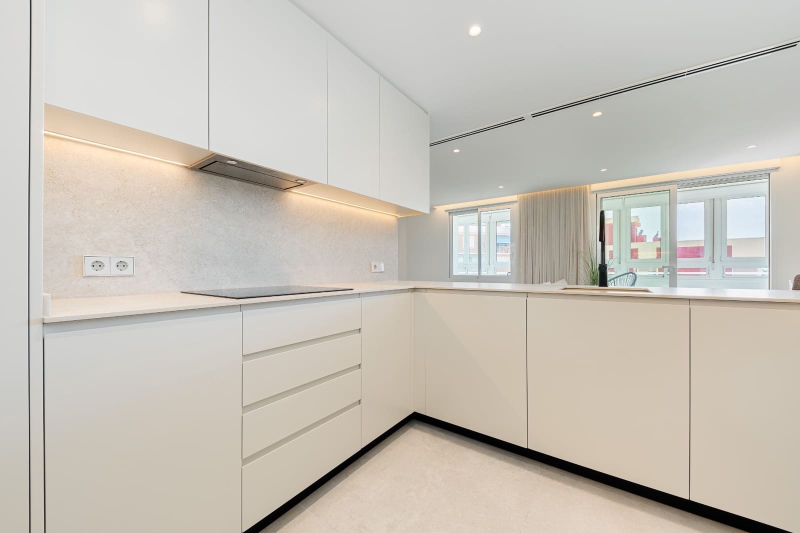 3 makuuhuone Kattohuoneisto myytävänä paikassa Torrevieja mukana 
autotalli - 319 000 € (Ref: 9191862)