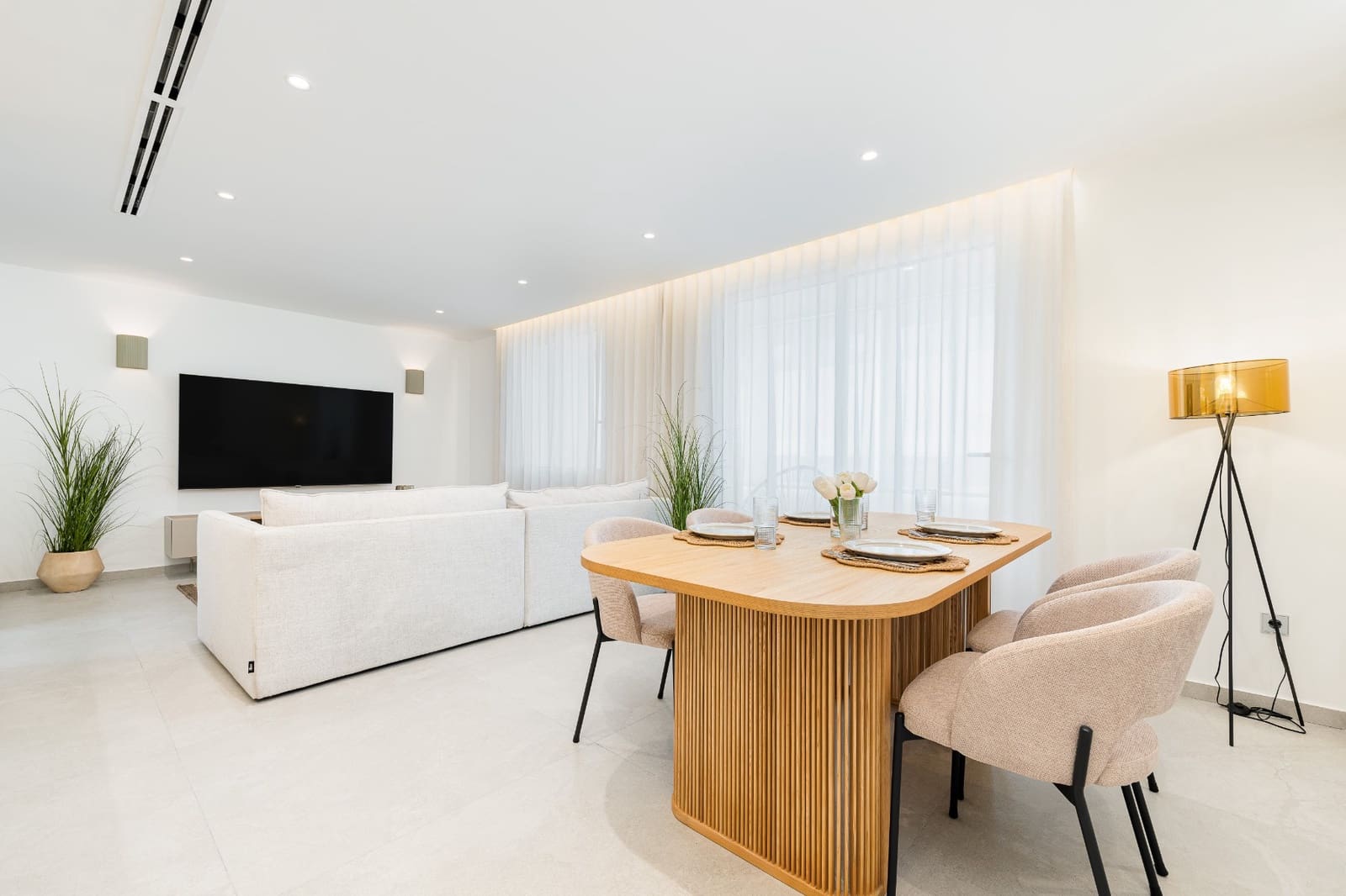 3 makuuhuone Kattohuoneisto myytävänä paikassa Torrevieja mukana 
autotalli - 319 000 € (Ref: 9191862)