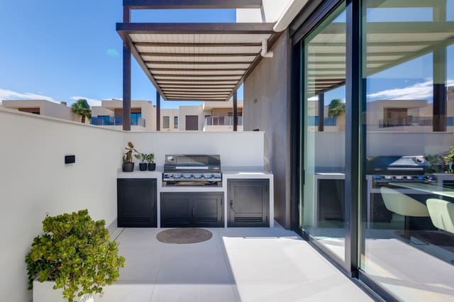 3 quarto Moradia para venda em Pinar de Campoverde, Pilar de la Horadada com piscina garagem - 540 000 € (Ref: 9254066)