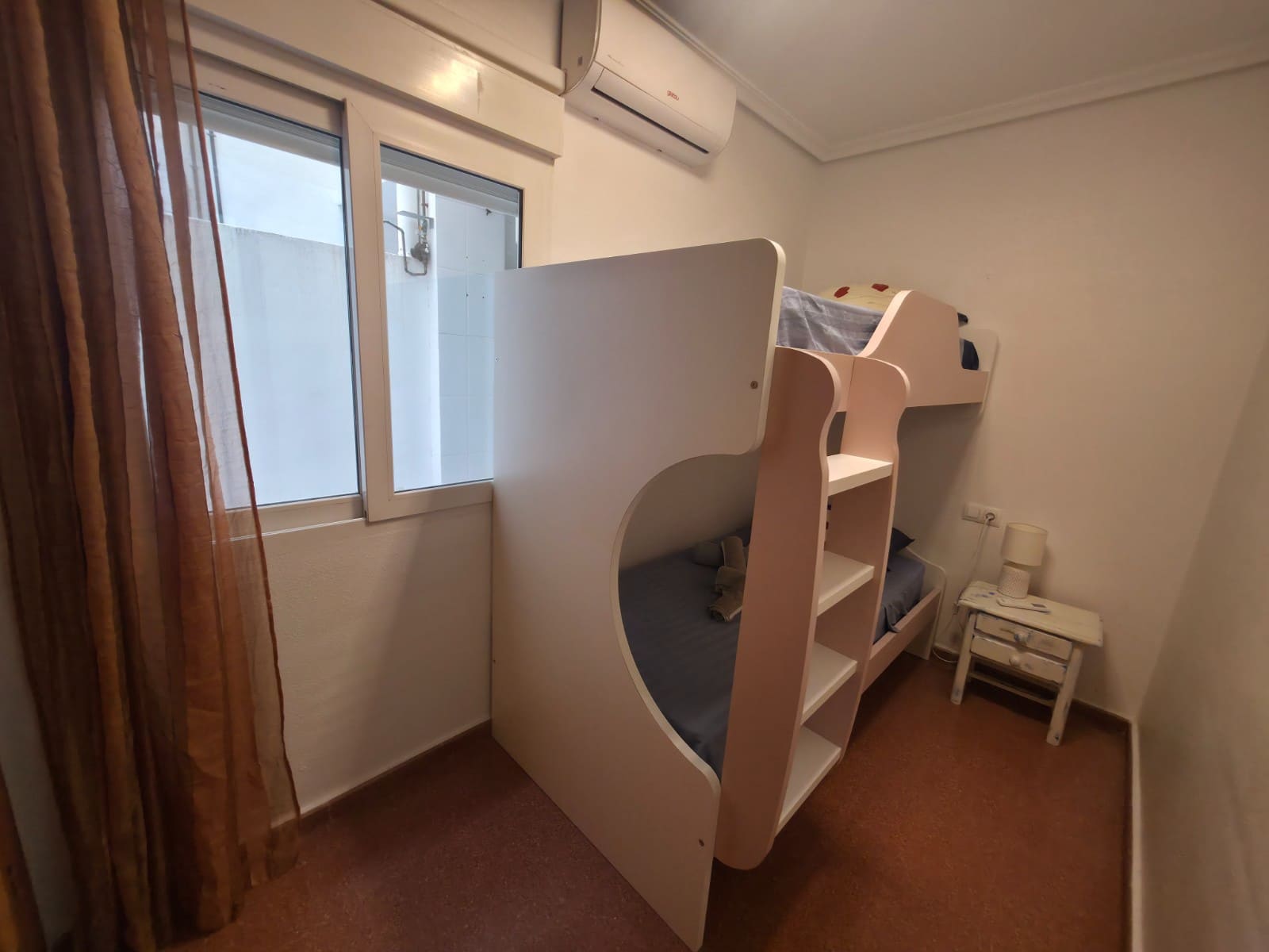 3 makuuhuone Huoneisto myytävänä paikassa Torrevieja mukana uima-altaan - 225 000 € (Ref: 9357697)