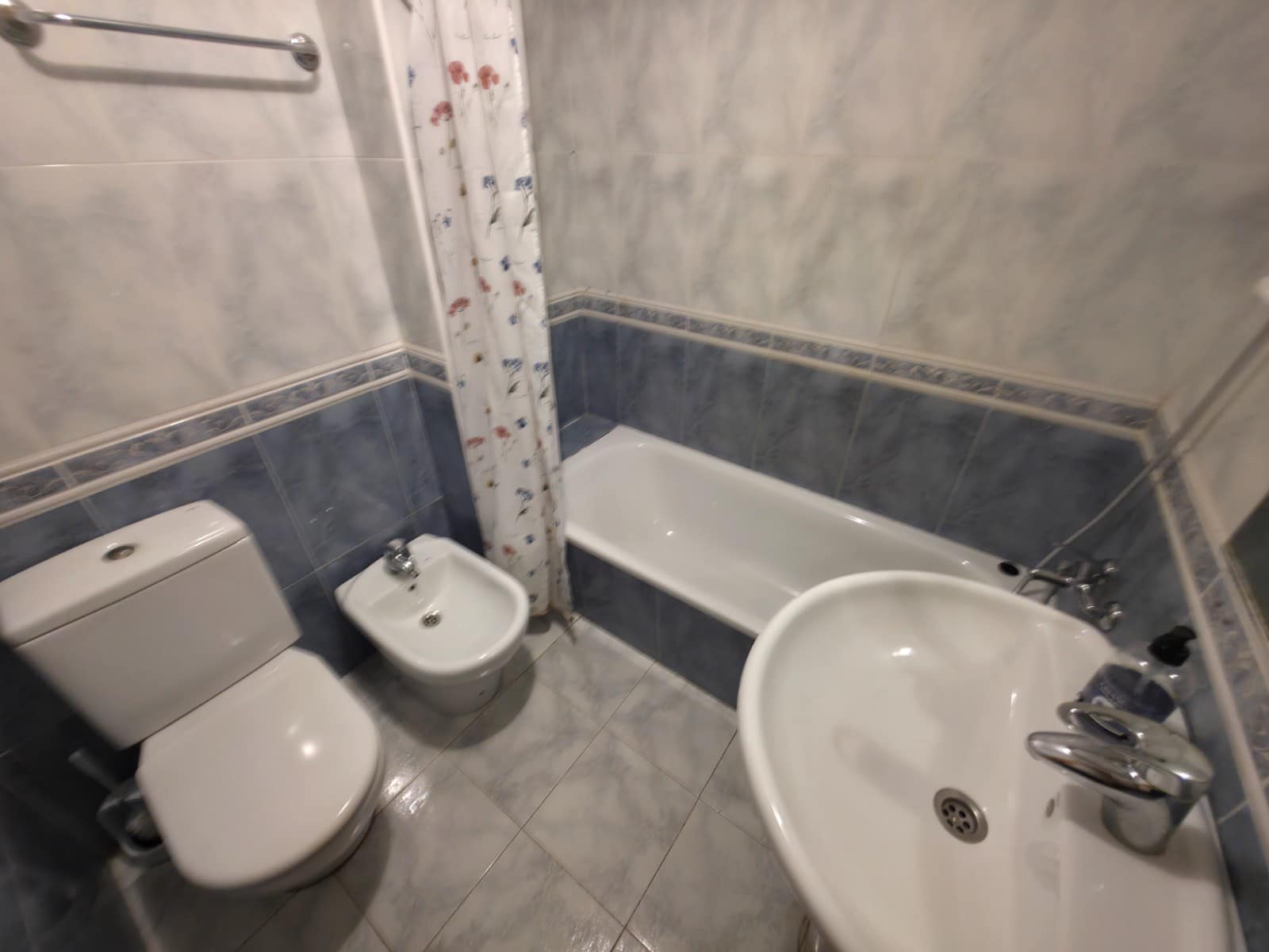 3 makuuhuone Huoneisto myytävänä paikassa Torrevieja mukana uima-altaan - 225 000 € (Ref: 9357697)