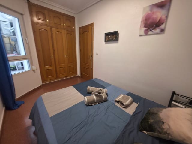 3 makuuhuone Huoneisto myytävänä paikassa Torrevieja mukana uima-altaan - 225 000 € (Ref: 9357697)