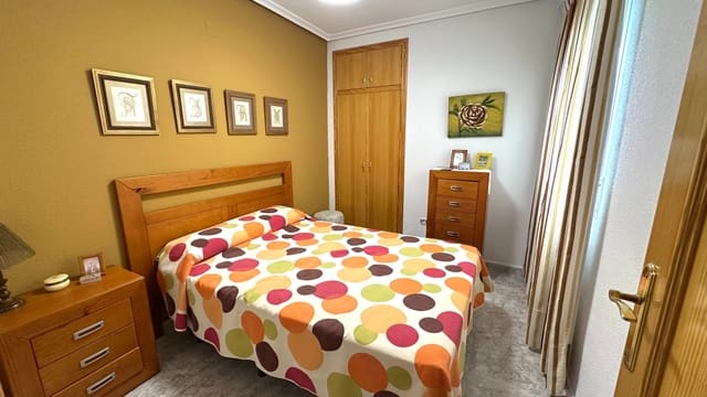 Apartamento de 2 habitaciones en Las Viñas, Guardamar del Segura en venta con garaje - 199.000 € (Ref: 9388621)