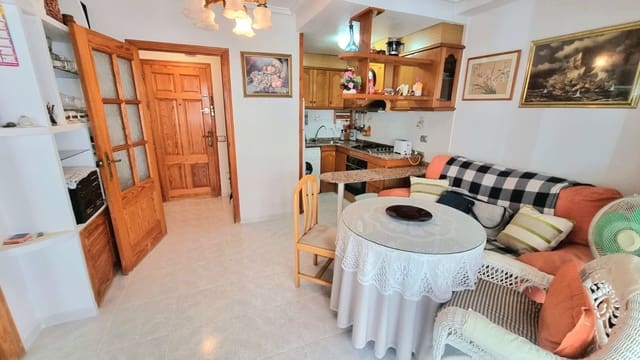 2 makuuhuone Huoneisto myytävänä paikassa Avenida Habaneras - Curva de Palangre, Torrevieja - 135 000 € (Ref: 9447090)
