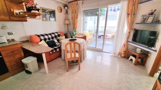 2 makuuhuone Huoneisto myytävänä paikassa Avenida Habaneras - Curva de Palangre, Torrevieja - 135 000 € (Ref: 9447090)