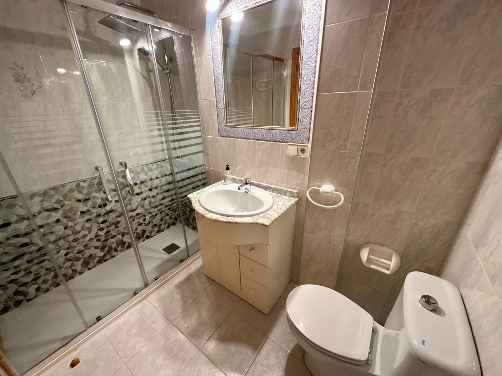 Bungalow de 2 chambres à louer à Guardamar del Segura - 600 € (Ref: 9449647)