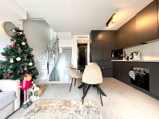 4 soveværelse Semi-Rækkehus til salg i Los Secanos, Guardamar del Segura med swimmingpool garage - € 399.000 (Ref: 9451467)