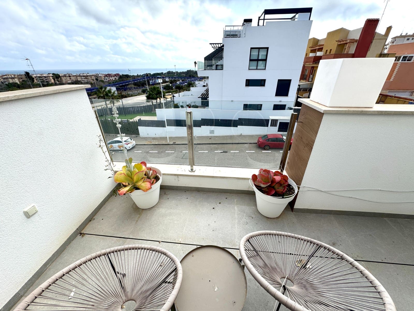 4 makuuhuone Paritalo myytävänä paikassa Guardamar del Segura mukana uima-altaan 
autotalli - 399 000 € (Ref: 9451467)