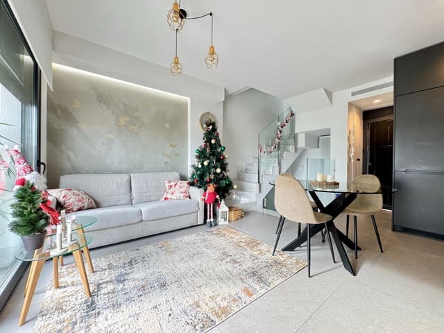 4 soveværelse Semi-Rækkehus til salg i Los Secanos, Guardamar del Segura med swimmingpool garage - € 399.000 (Ref: 9451467)