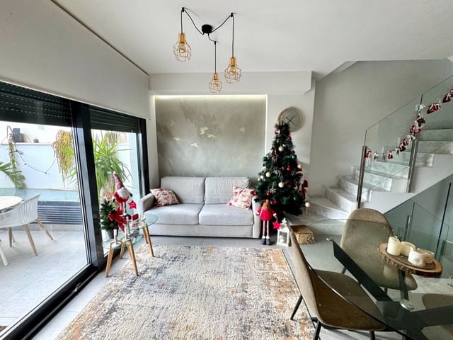 4 soveværelse Semi-Rækkehus til salg i Los Secanos, Guardamar del Segura med swimmingpool garage - € 399.000 (Ref: 9451467)