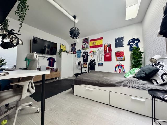 4 soveværelse Semi-Rækkehus til salg i Los Secanos, Guardamar del Segura med swimmingpool garage - € 399.000 (Ref: 9451467)