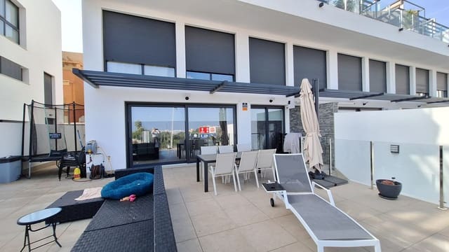 3 quarto Apartamento para venda em Los Secanos, Guardamar del Segura com piscina - 549 950 € (Ref: 9532590)