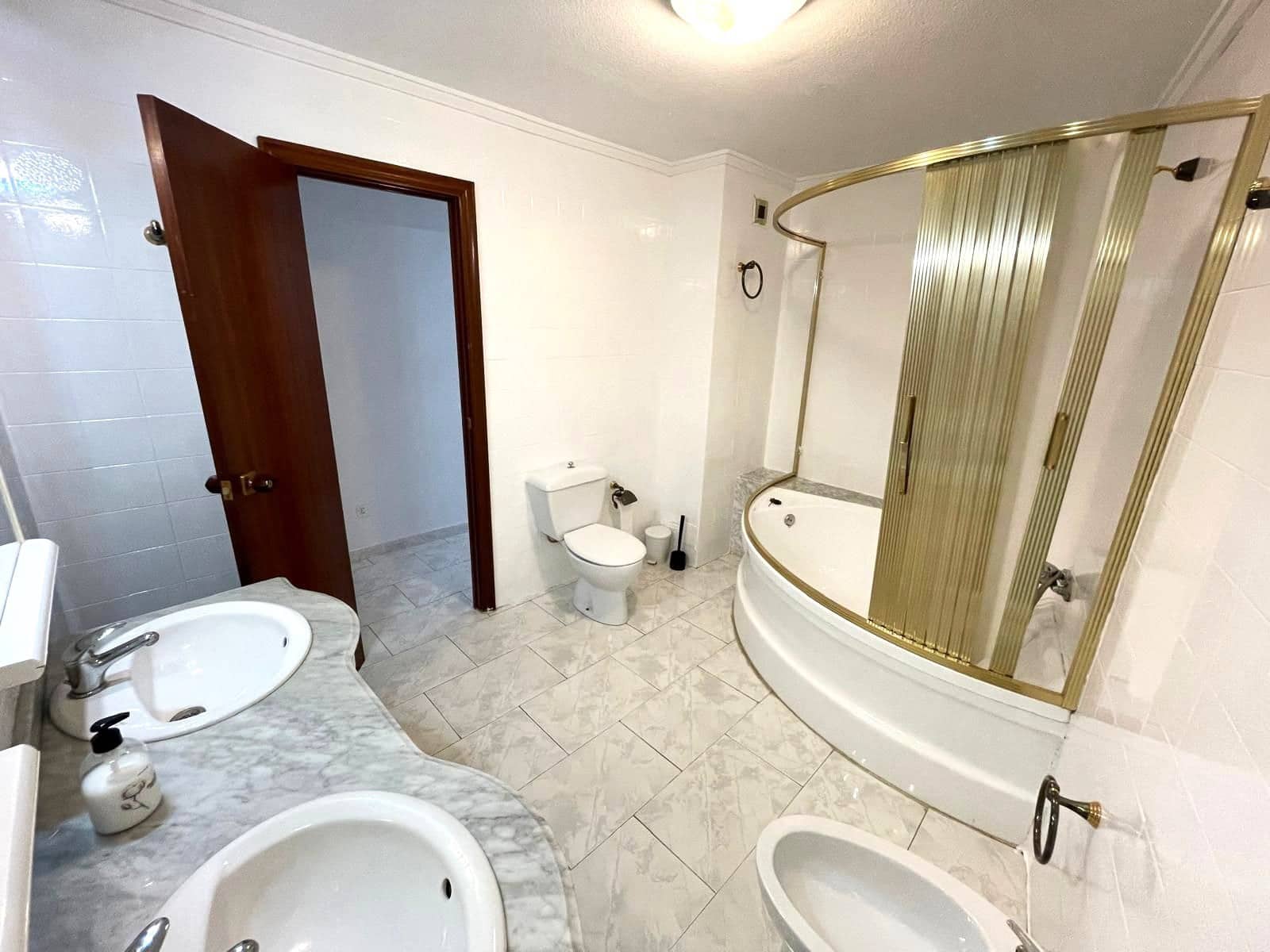 Apartamento de 3 habitaciones en Torrevieja en venta - 199.990 € (Ref: 9547406)