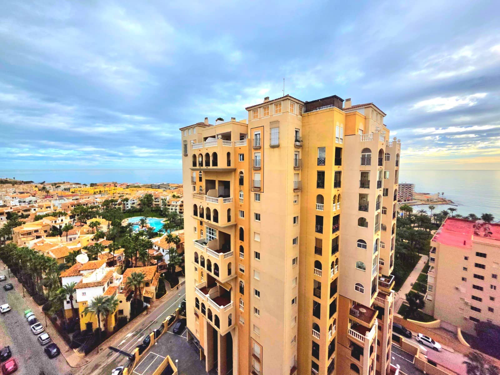 2 soverom Leilighet til salgs i Torrevieja med svømmebasseng - € 269 990 (Ref: 9548678)