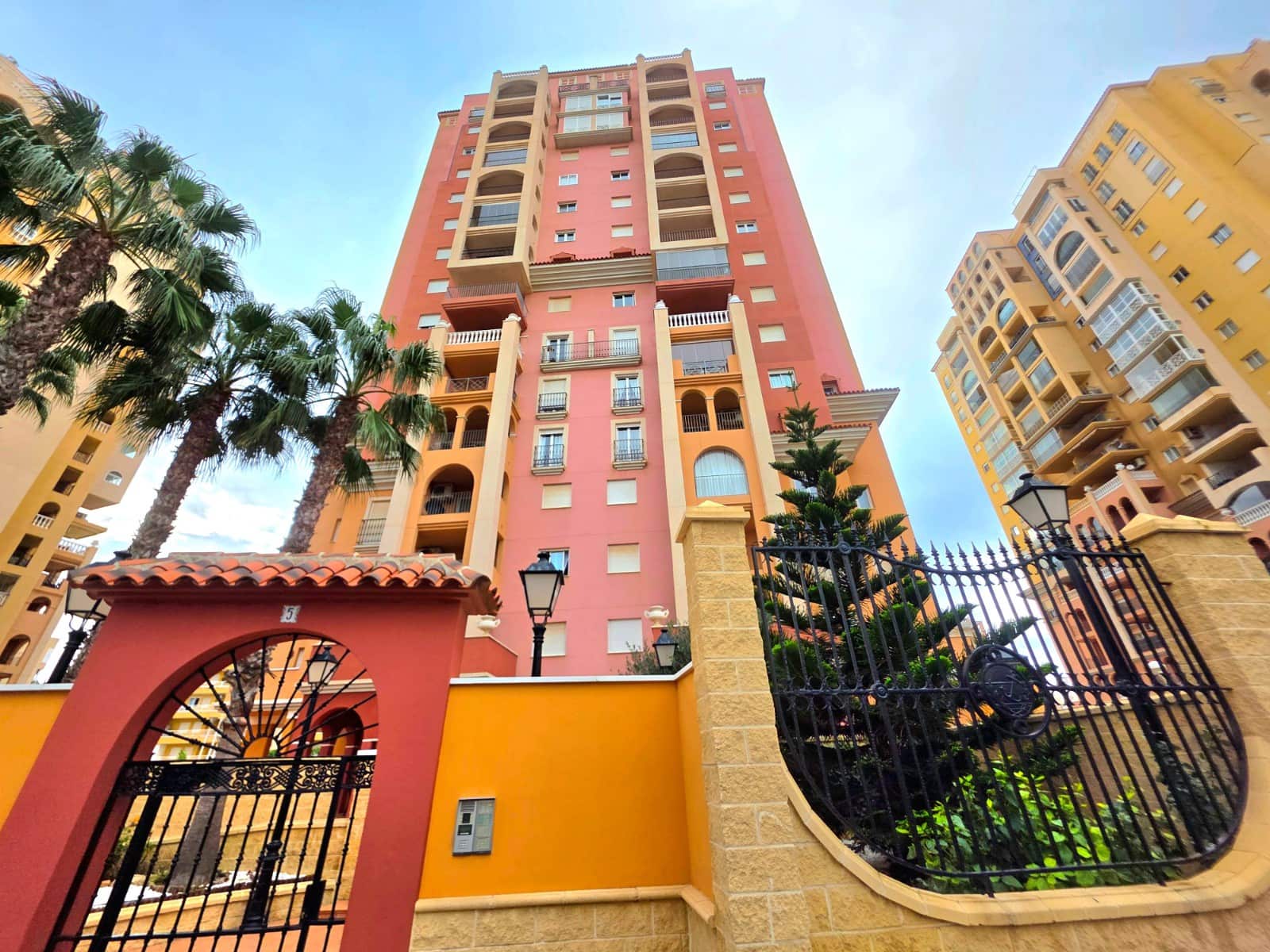 2 soverom Leilighet til salgs i Torrevieja med svømmebasseng - € 269 990 (Ref: 9548678)