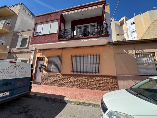 4 chambre Appartement à vendre à Zona Pueblo, Guardamar del Segura avec piscine - 220 000 € (Ref: 9628235)