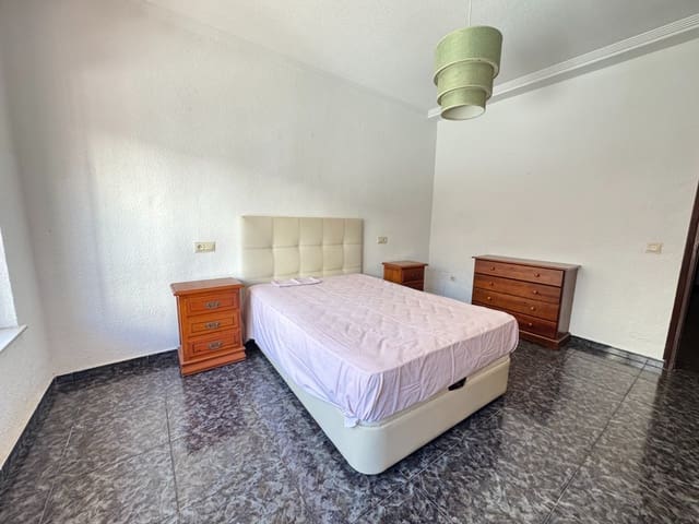 4 chambre Appartement à vendre à Zona Pueblo, Guardamar del Segura avec piscine - 220 000 € (Ref: 9628235)