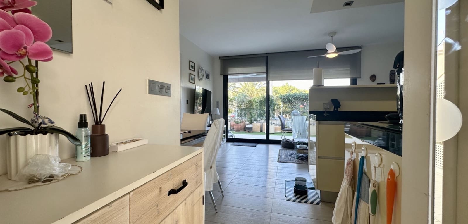 3 makuuhuone Huoneisto myytävänä paikassa Orihuela Costa mukana uima-altaan - 295 000 € (Ref: 9631541)