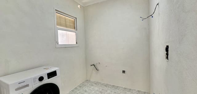 2 soveværelse Lejlighed til salg i Playa Flamenca, Orihuela med swimmingpool - € 139.000 (Ref: 9636138)