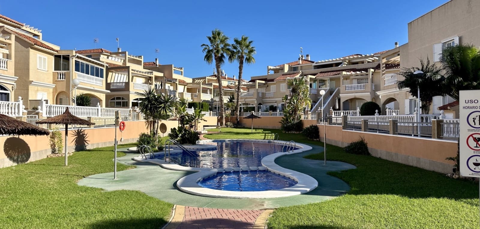 2 bedroom Apartment for sale in Playa Flamenca with pool - € 275,000 (Ref: 9636144)