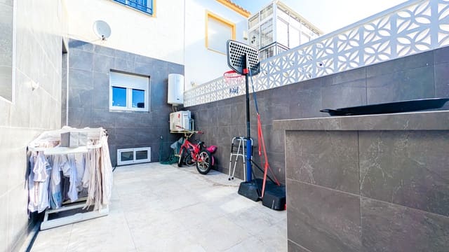 3 sovrum Radhus till salu i Avenida Habaneras - Curva de Palangre, Torrevieja med pool - 171 990 € (Ref: 9665346)