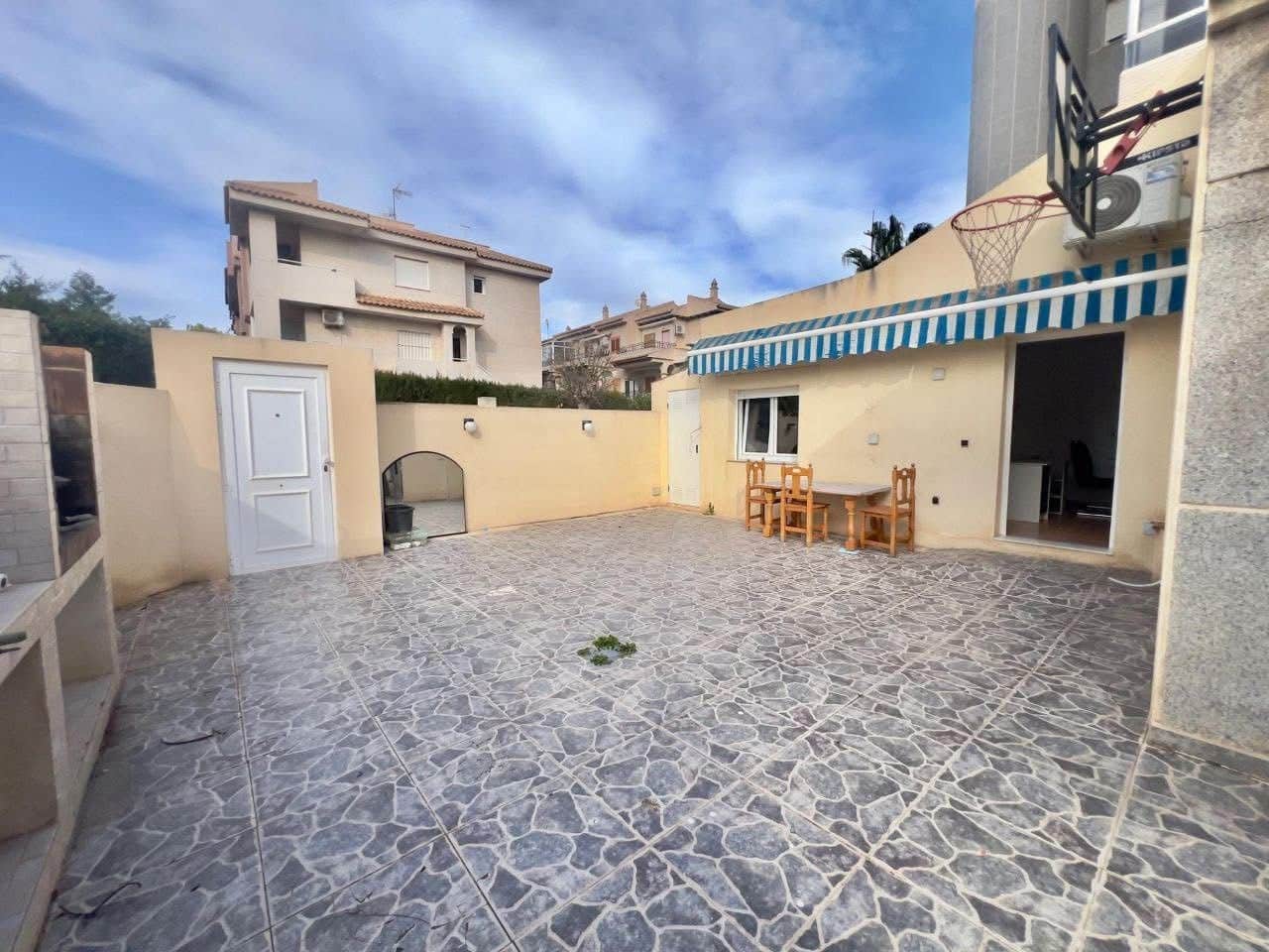 4 bedroom Semi-detached Villa for sale in Aguas Nuevas with pool - € 159,500 (Ref: 9716568)