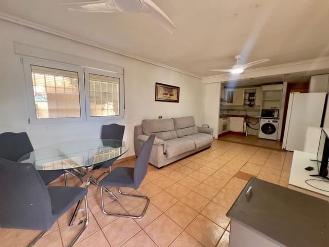 4 bedroom Semi-detached Villa for sale in Aguas Nuevas, Torrevieja with pool - € 159,500 (Ref: 9716568)