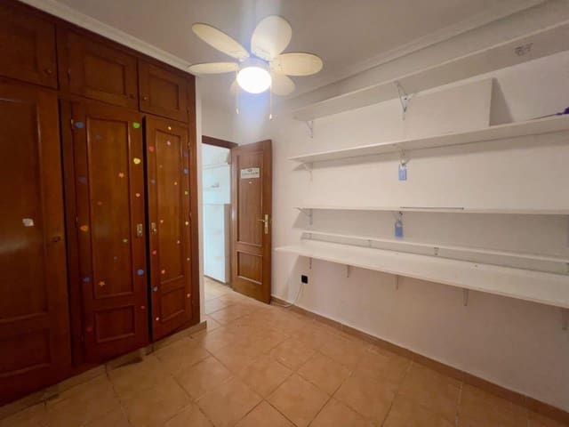 4 bedroom Semi-detached Villa for sale in Aguas Nuevas, Torrevieja with pool - € 159,500 (Ref: 9716568)