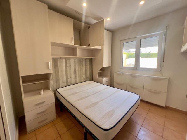 4 bedroom Semi-detached Villa for sale in Aguas Nuevas, Torrevieja with pool - € 159,500 (Ref: 9716568)