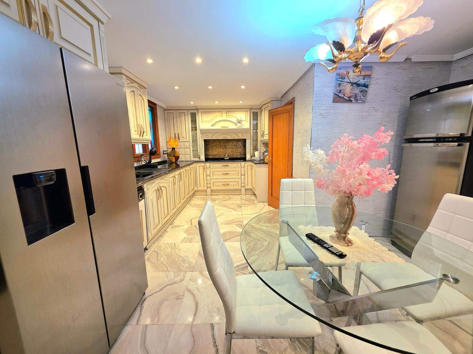 3 bedroom Apartment for sale in Alicante / Alacant city - € 551,100 (Ref: 9731723)