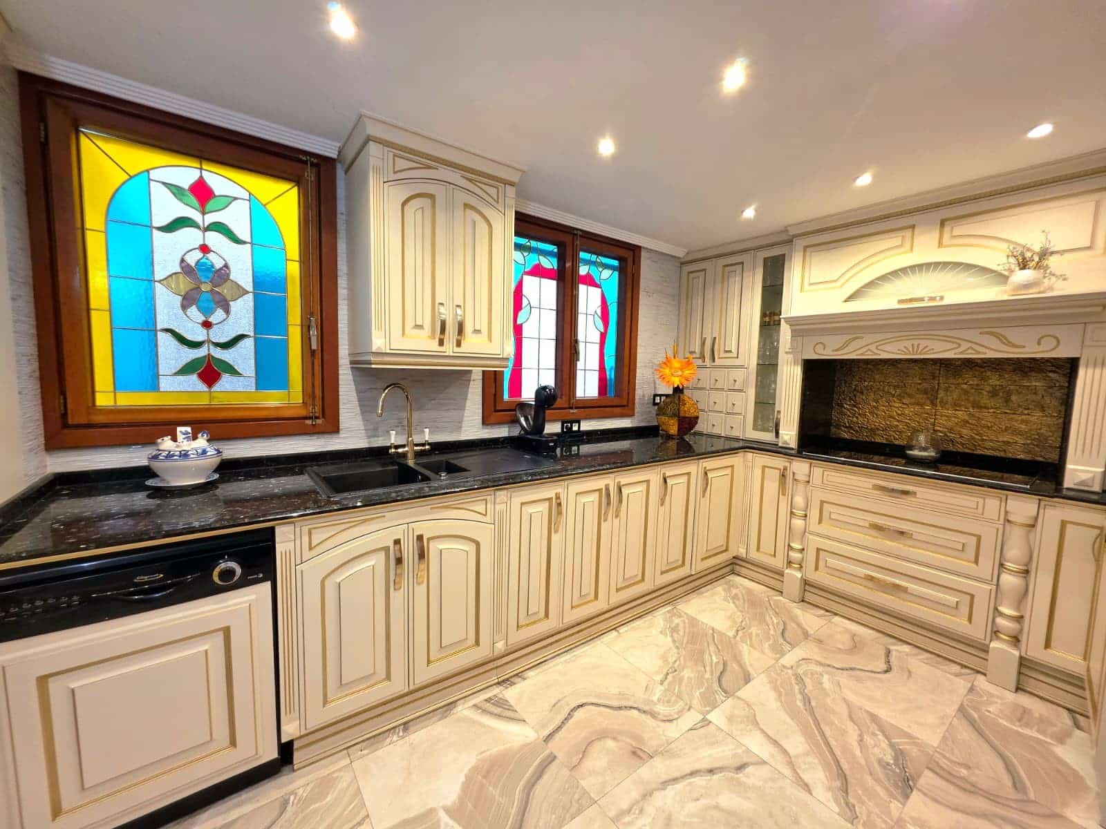 3 bedroom Apartment for sale in Alicante / Alacant city - € 551,100 (Ref: 9731723)