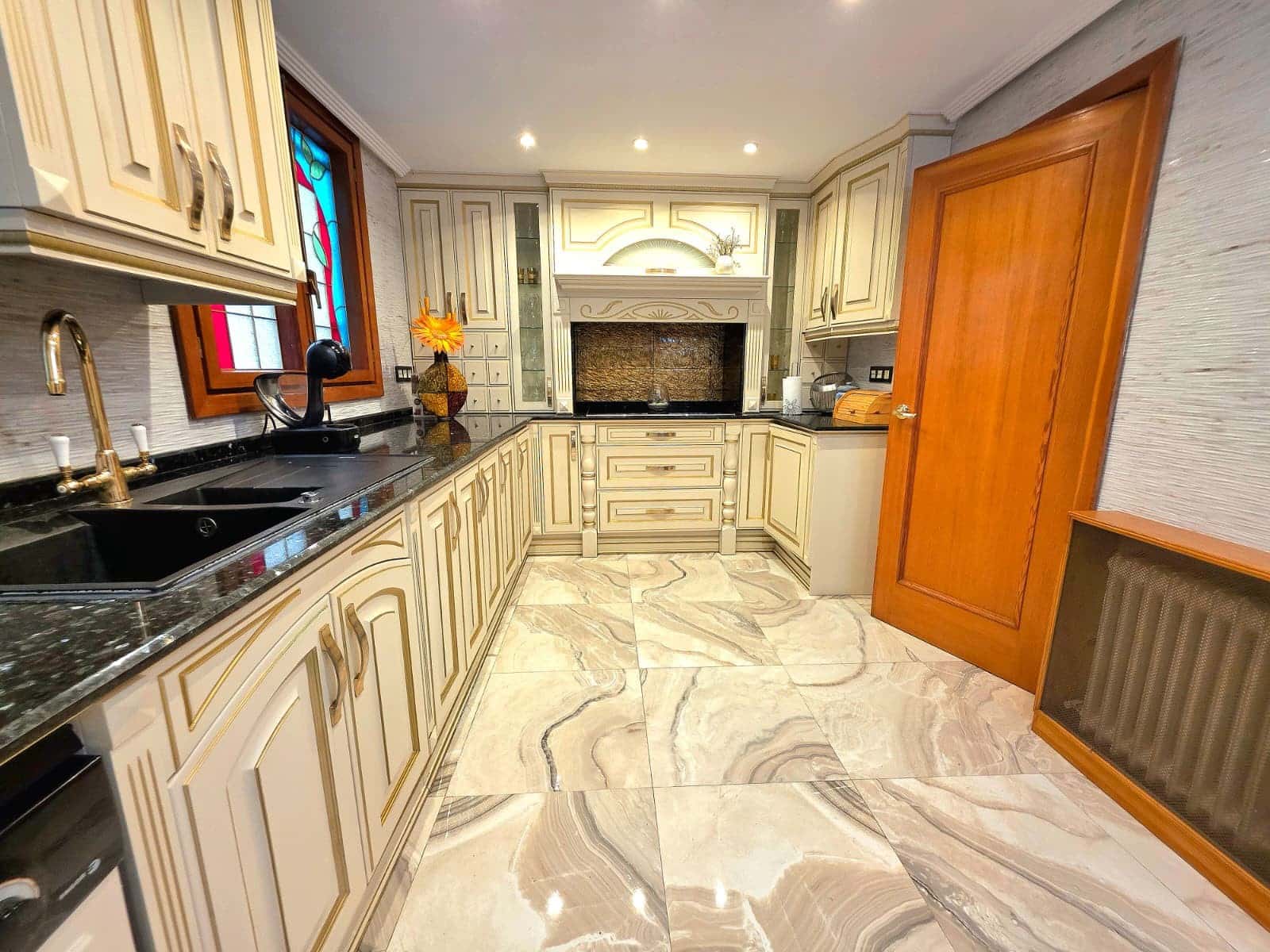 3 bedroom Apartment for sale in Alicante / Alacant city - € 551,100 (Ref: 9731723)