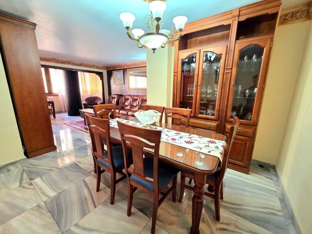 3 bedroom Apartment for sale in Ensanche - Diputacion, Alicante / Alacant city with pool - € 539,900 (Ref: 9731723)