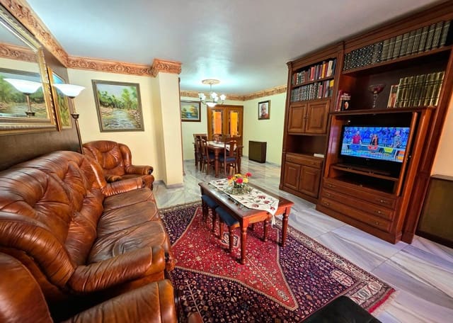 3 bedroom Apartment for sale in Ensanche - Diputacion, Alicante / Alacant city with pool - € 539,900 (Ref: 9731723)