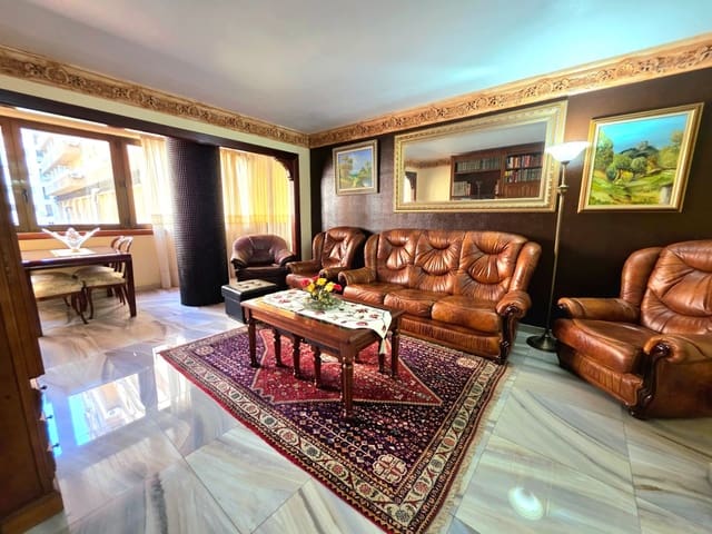 3 bedroom Apartment for sale in Ensanche - Diputacion, Alicante / Alacant city with pool - € 539,900 (Ref: 9731723)