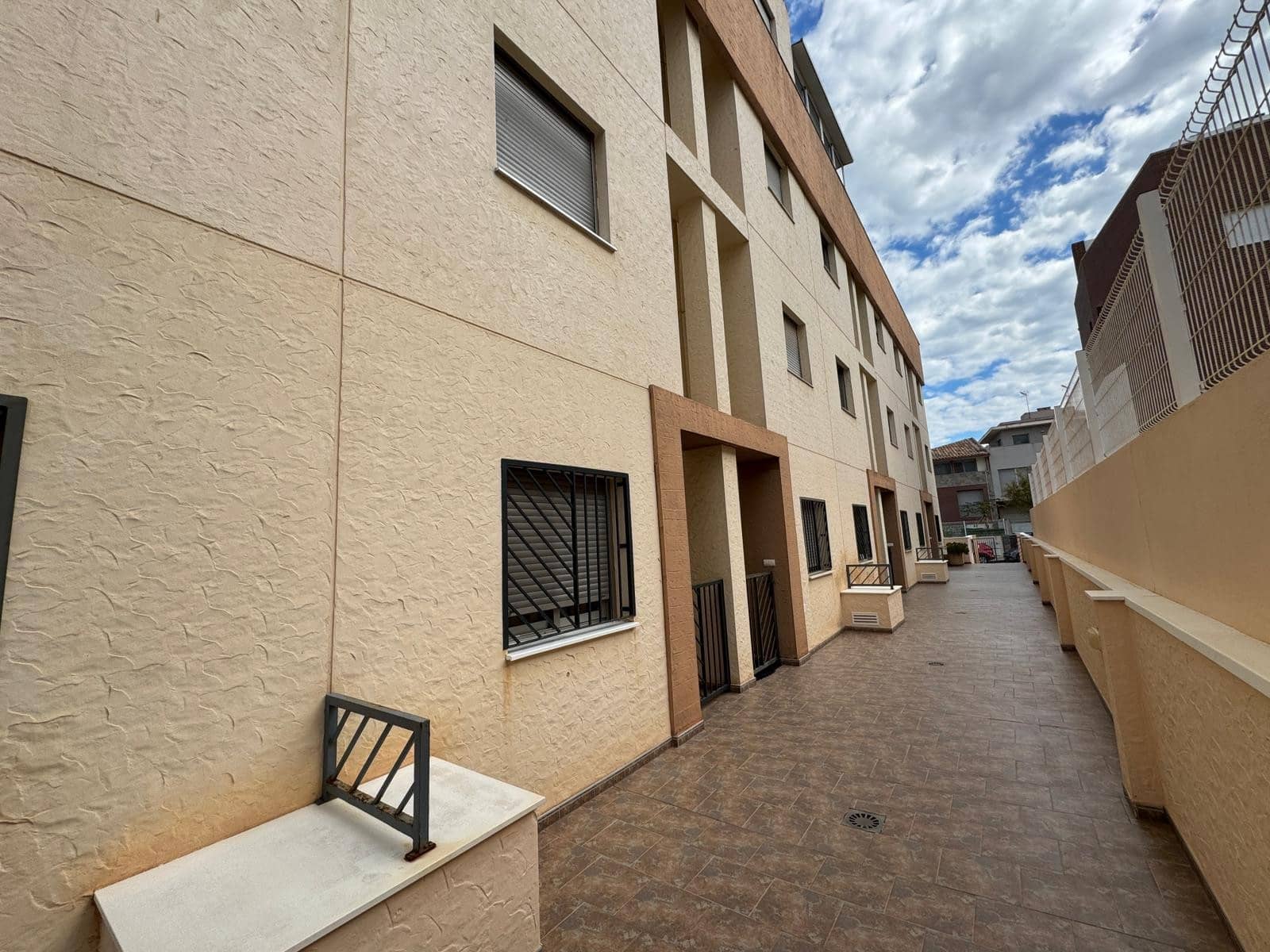 3 slaapkamer Rijtjeshuis te koop in Guardamar del Segura met zwembad garage - € 245.000 (Ref: 9772484)