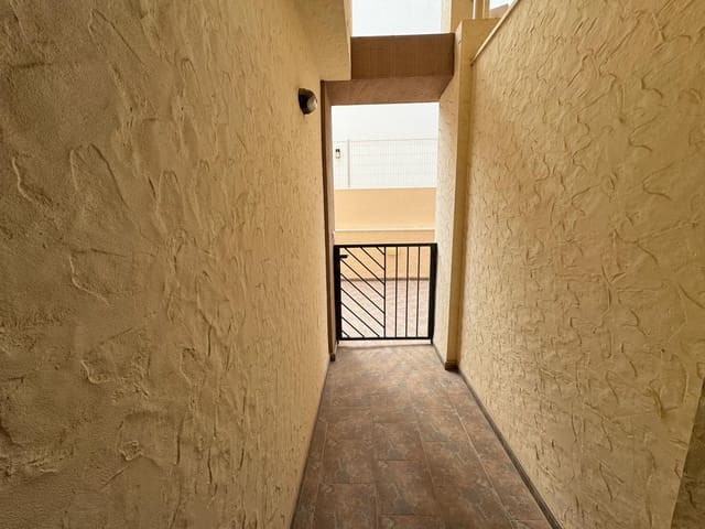 3 chambre Villa/Maison Mitoyenne à vendre à Los Secanos, Guardamar del Segura avec piscine garage - 245 000 € (Ref: 9772484)