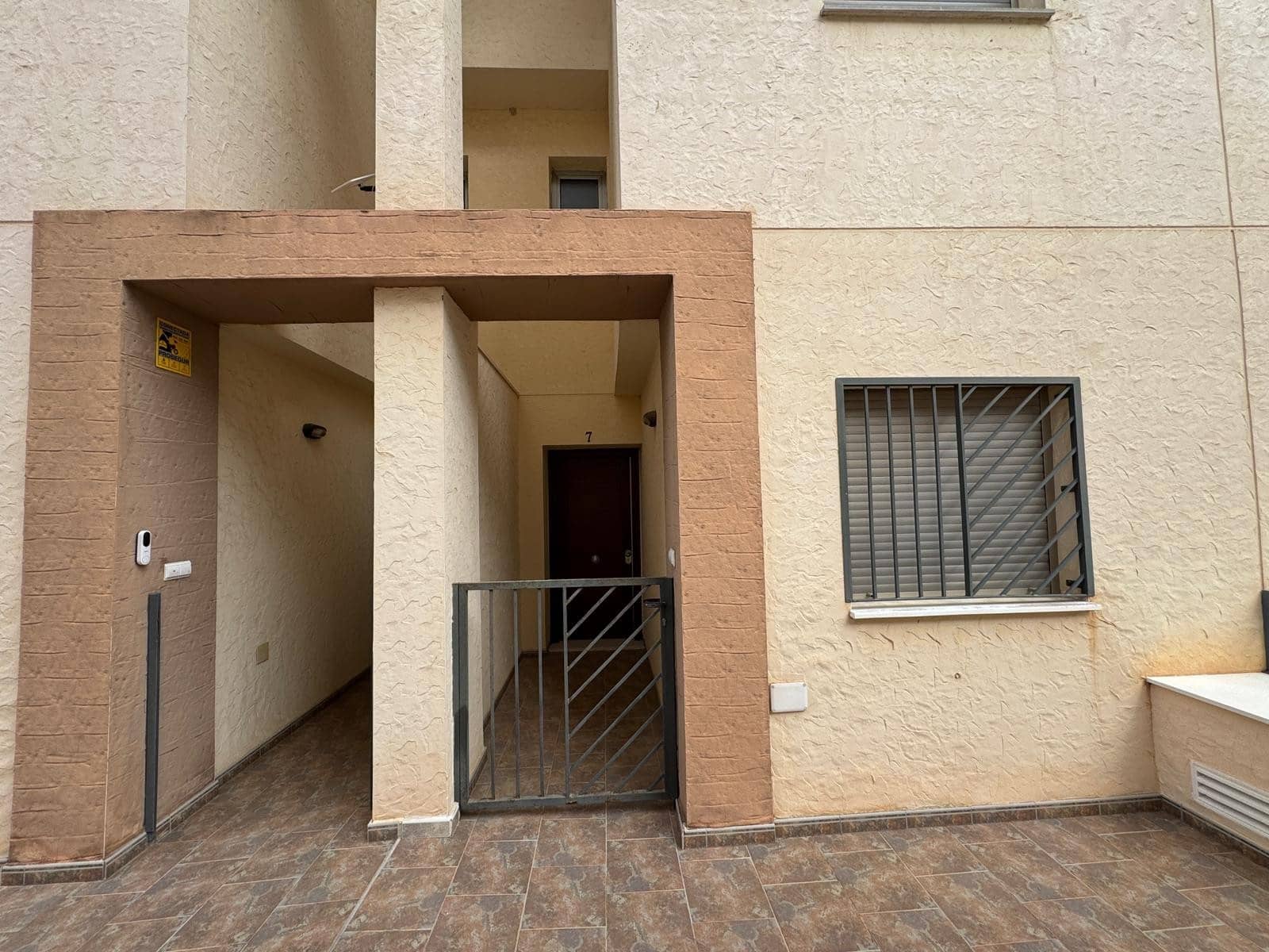 3 slaapkamer Rijtjeshuis te koop in Guardamar del Segura met zwembad garage - € 245.000 (Ref: 9772484)