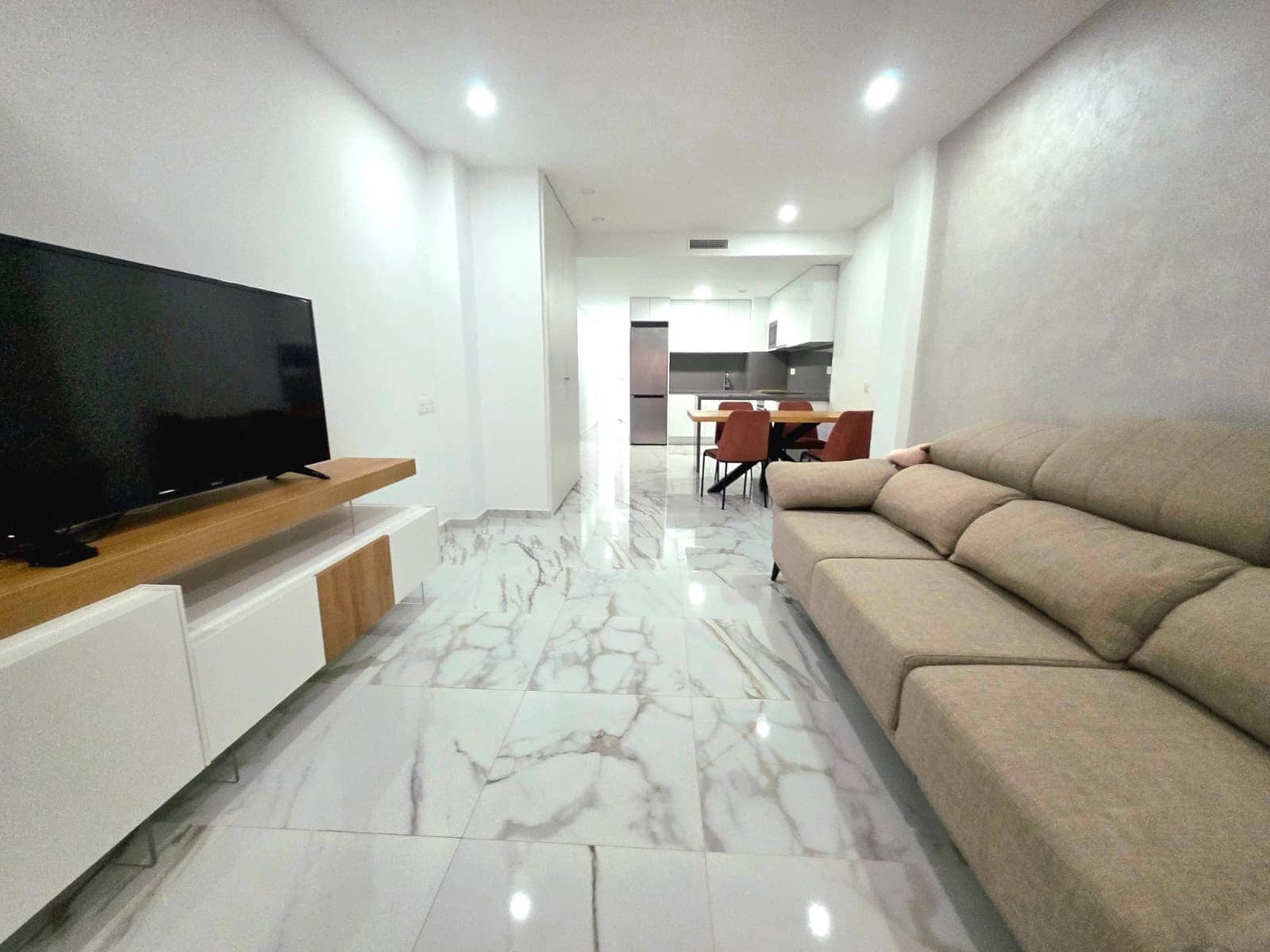 2 Zimmer Apartment zu verkaufen in Torrevieja mit Pool - 300.000 € (Ref: 9833054)