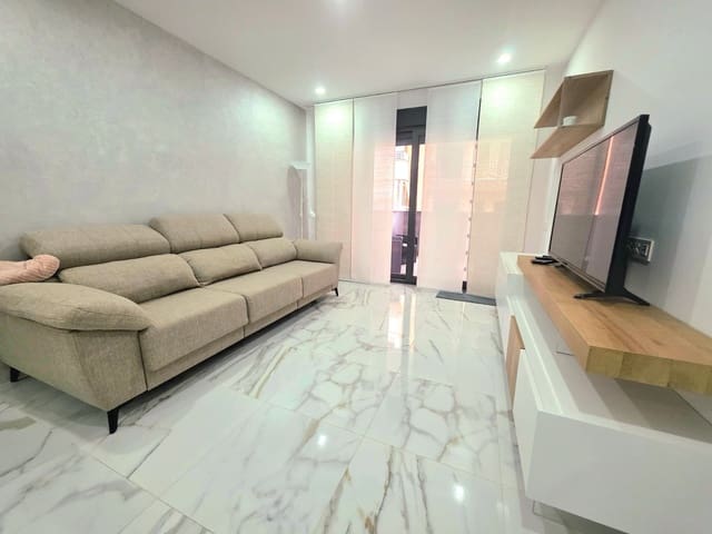 2 Zimmer Apartment zu verkaufen in Torrevieja mit Pool - 300.000 € (Ref: 9833054)