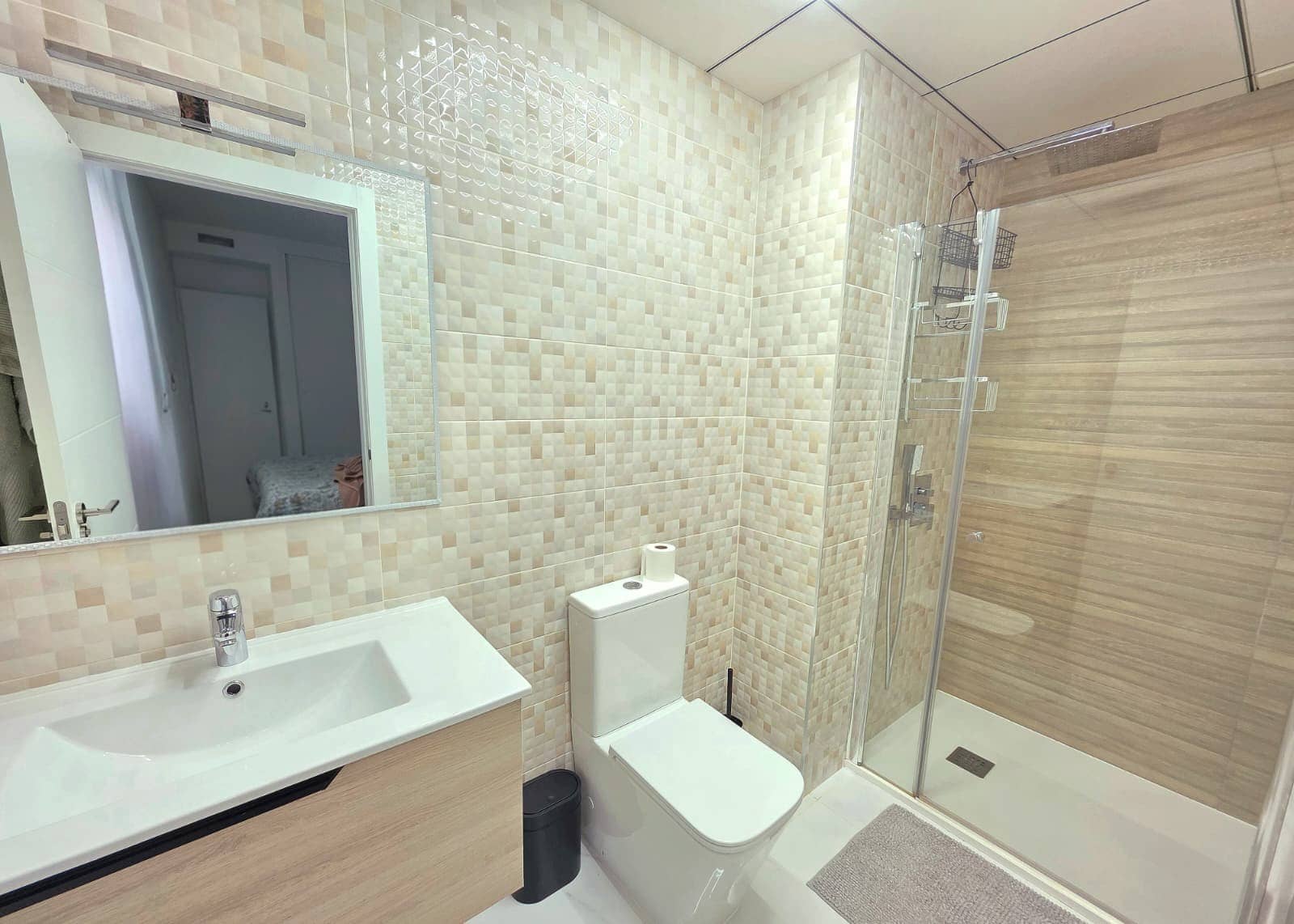 2 Zimmer Apartment zu verkaufen in Torrevieja mit Pool - 300.000 € (Ref: 9833054)