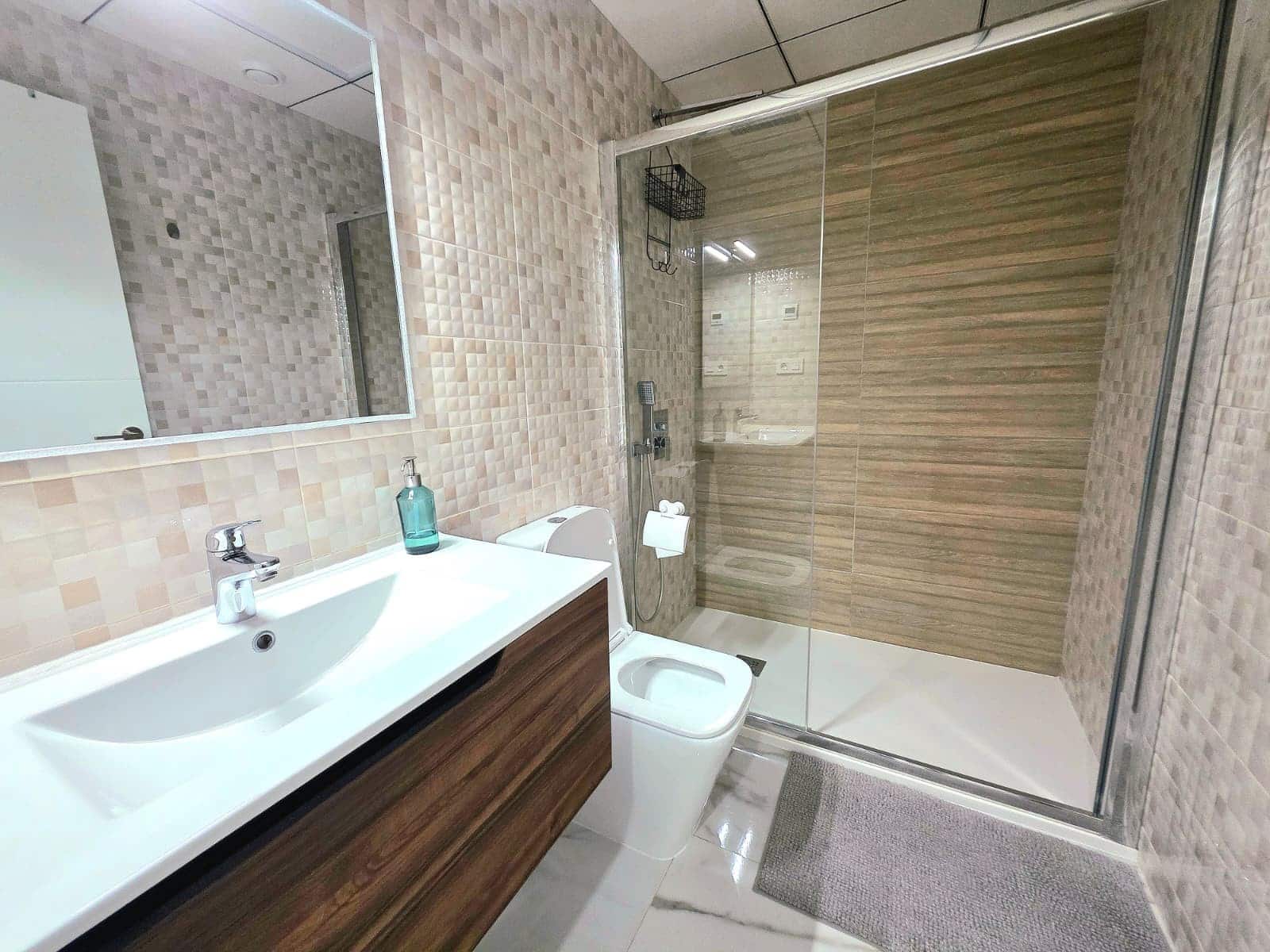 2 Zimmer Apartment zu verkaufen in Torrevieja mit Pool - 300.000 € (Ref: 9833054)