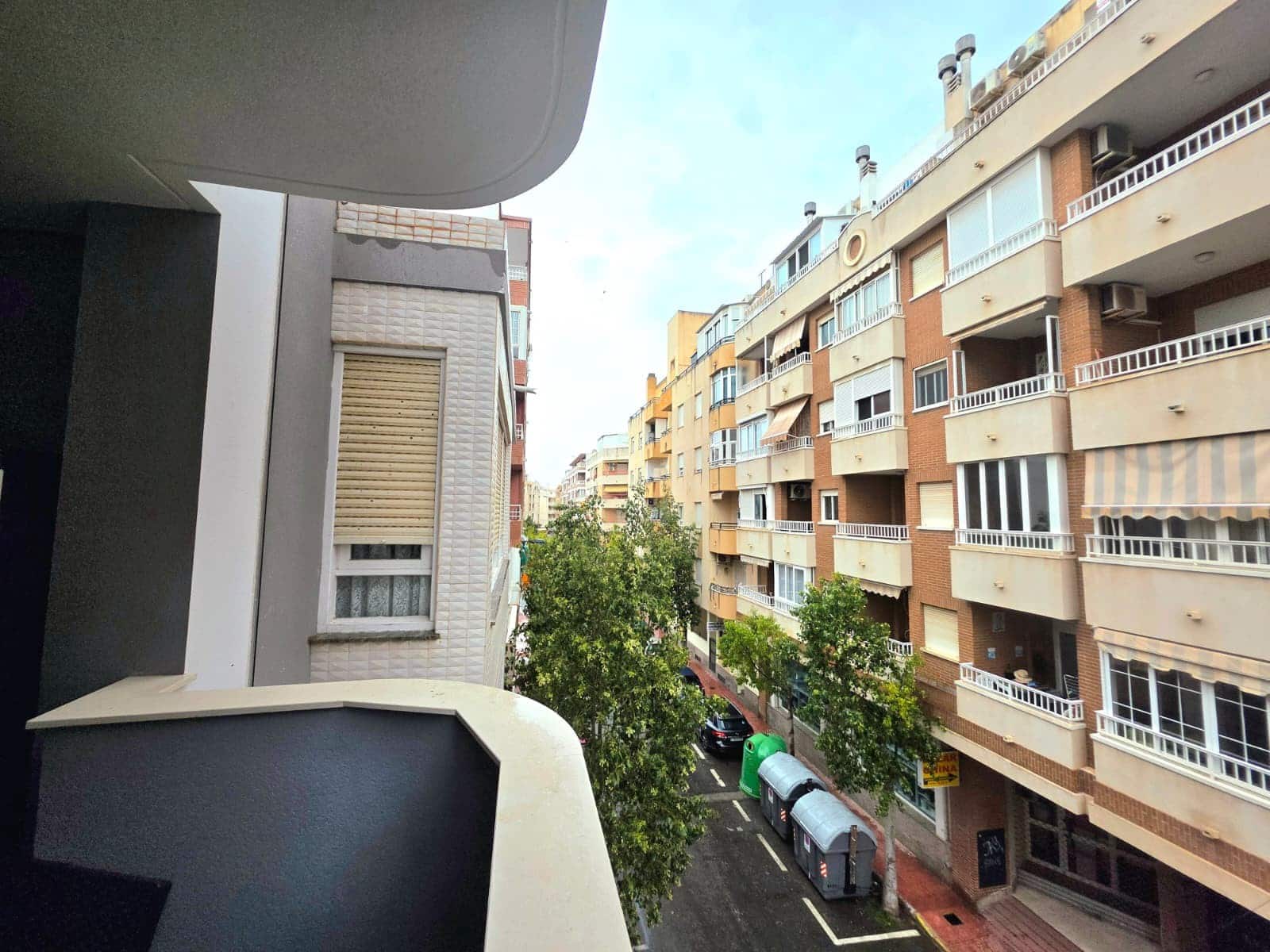 2 Zimmer Apartment zu verkaufen in Torrevieja mit Pool - 300.000 € (Ref: 9833054)