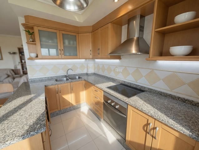 Ático de 2 habitaciones en Guardamar del Segura en venta - 235.000 € (Ref: 9872775)