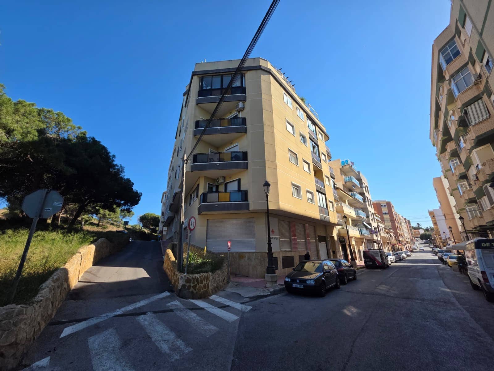 Ático de 2 habitaciones en Guardamar del Segura en venta - 235.000 € (Ref: 9872775)