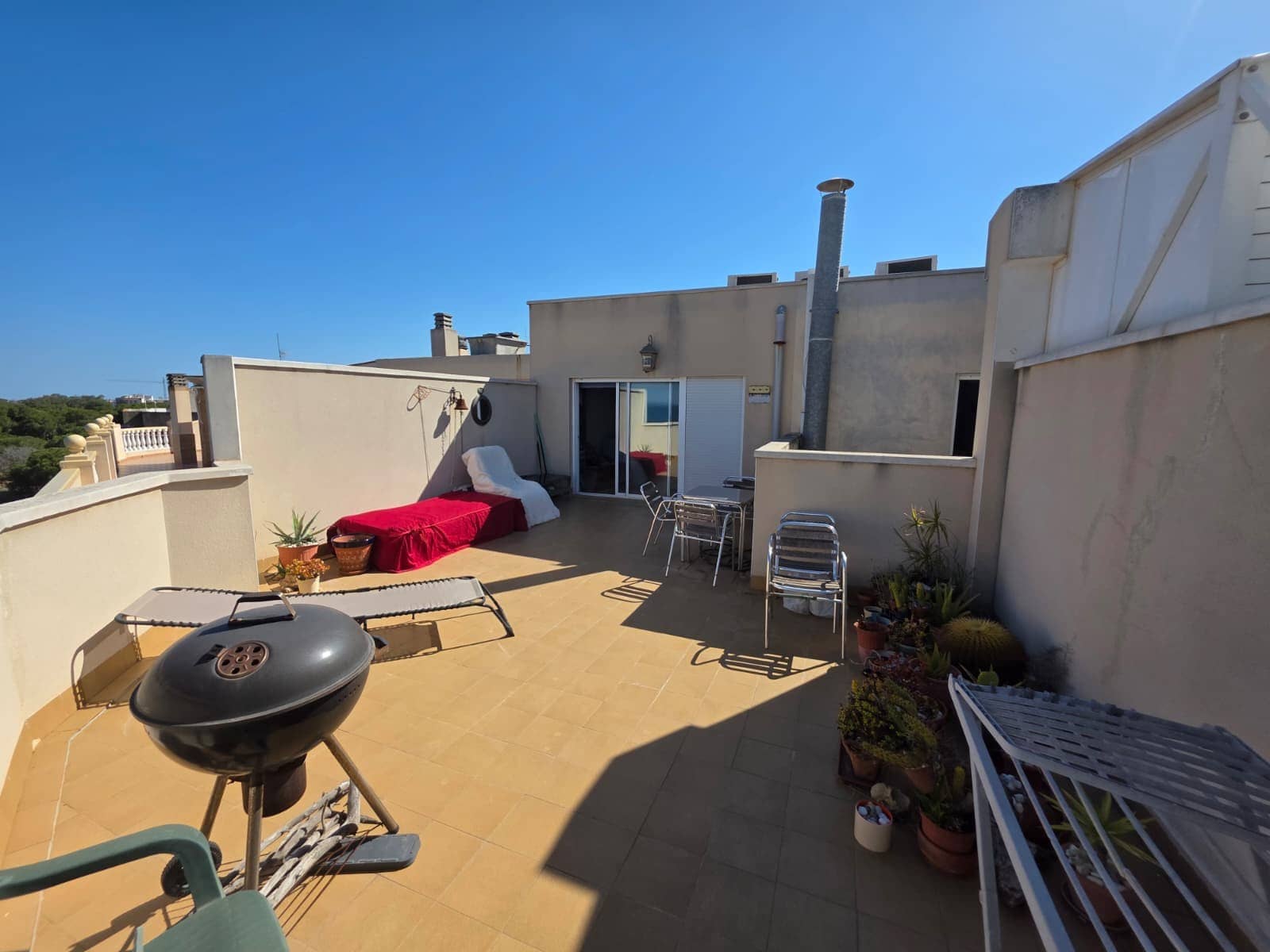 Ático de 2 habitaciones en Guardamar del Segura en venta - 235.000 € (Ref: 9872775)