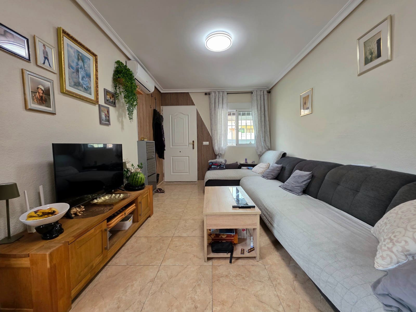 5 makuuhuone Huvila myytävänä paikassa La Marina mukana uima-altaan - 338 000 € (Ref: 9883404)