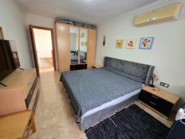 5 makuuhuone Huvila myytävänä paikassa La Marina, Elche / Elx mukana uima-altaan - 338 000 € (Ref: 9883404)